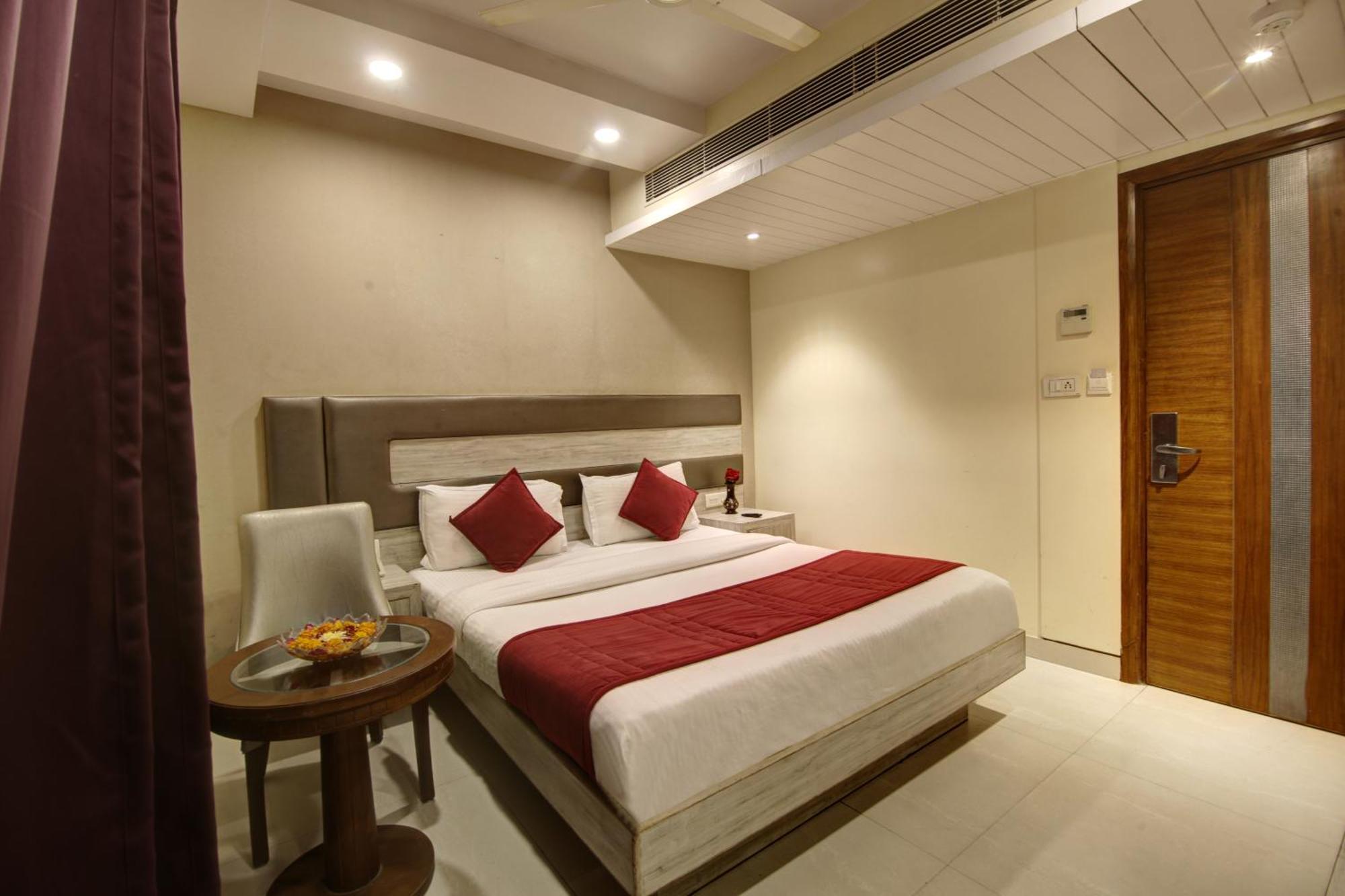 The Shanti Plaza - Neu-Delhi Exterior foto