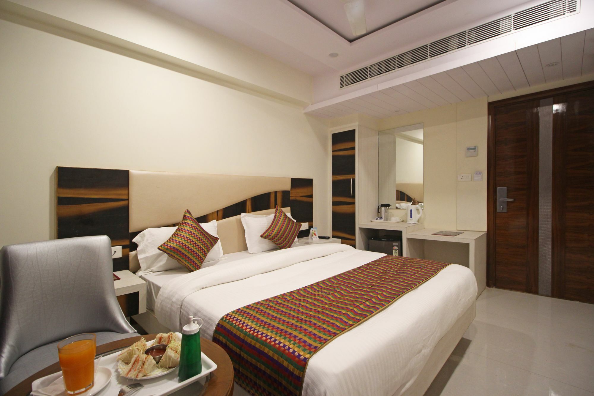 The Shanti Plaza - Neu-Delhi Exterior foto